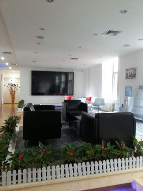 北京影視文化公司招聘前臺文員，提供辦公電子產品